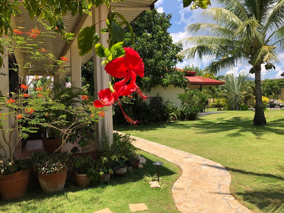 Strutz Art Garden Resort Bangued Exterior foto